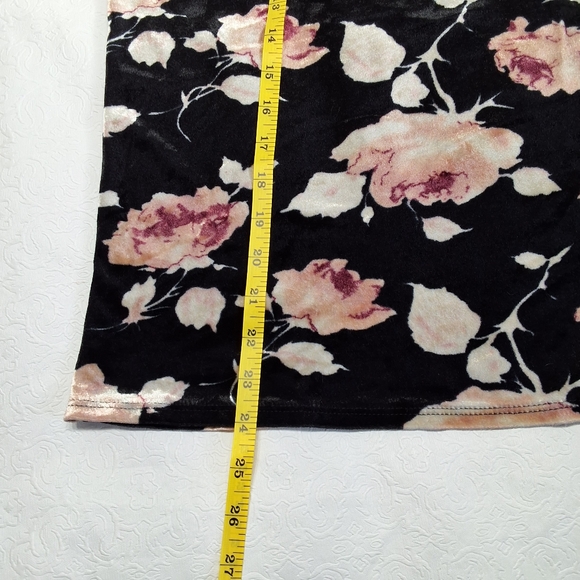 Free Kisses Tank Top Blouse Size XL - Picture 5 of 6